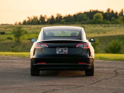 Used 2022 Tesla Model 3 Performance AWD/4WD image 19