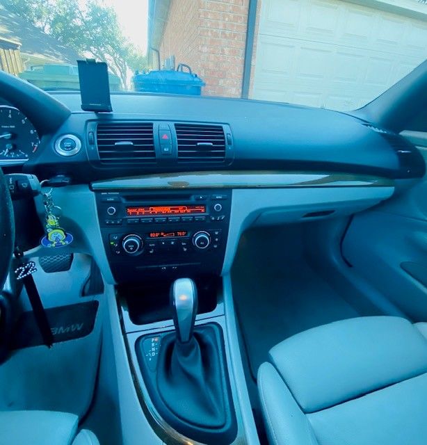 Used 2010 BMW 128i Convertible RWD image 23