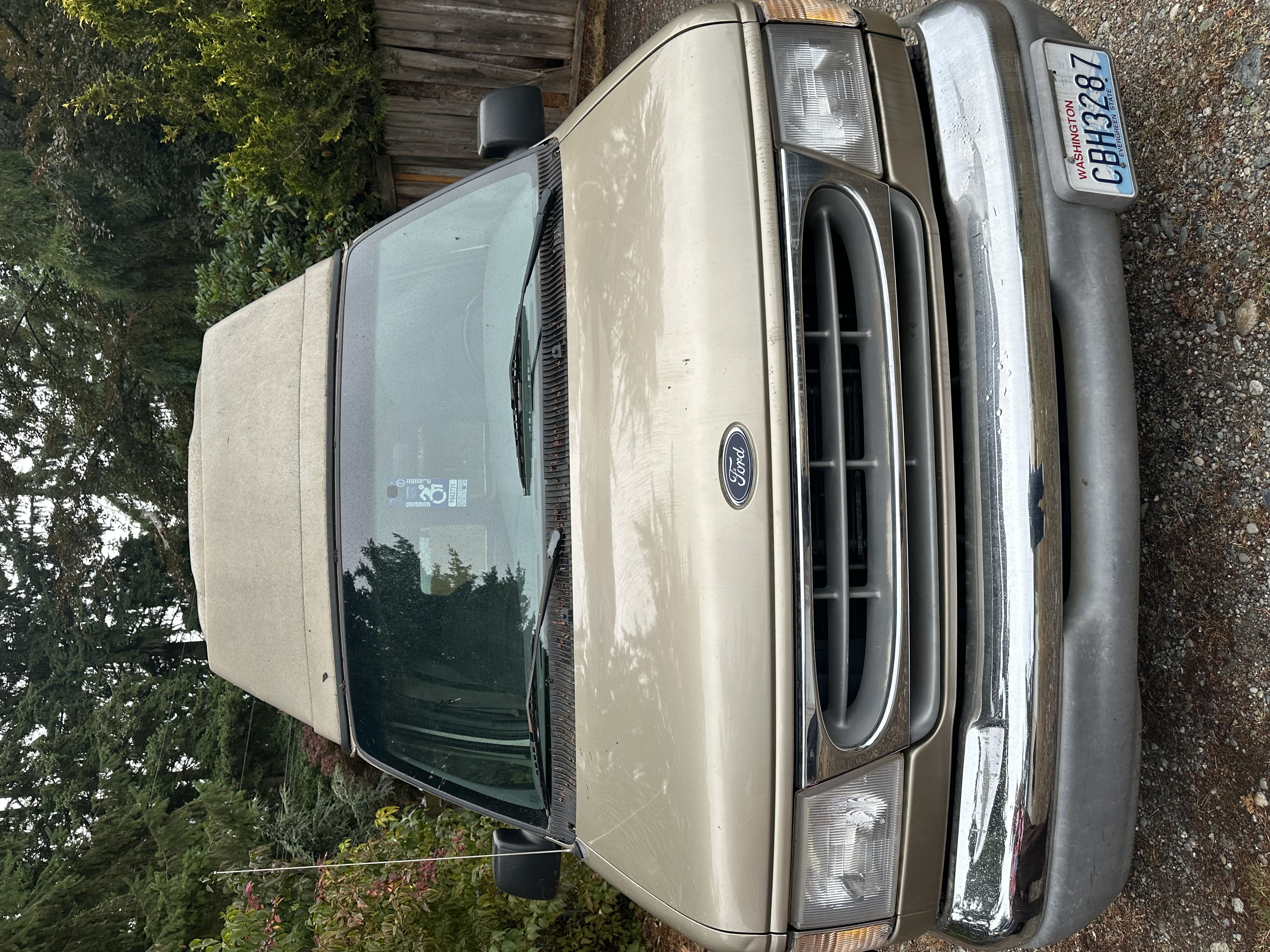 Used 2000 Ford E-150 and Econoline 150 RWD image 4