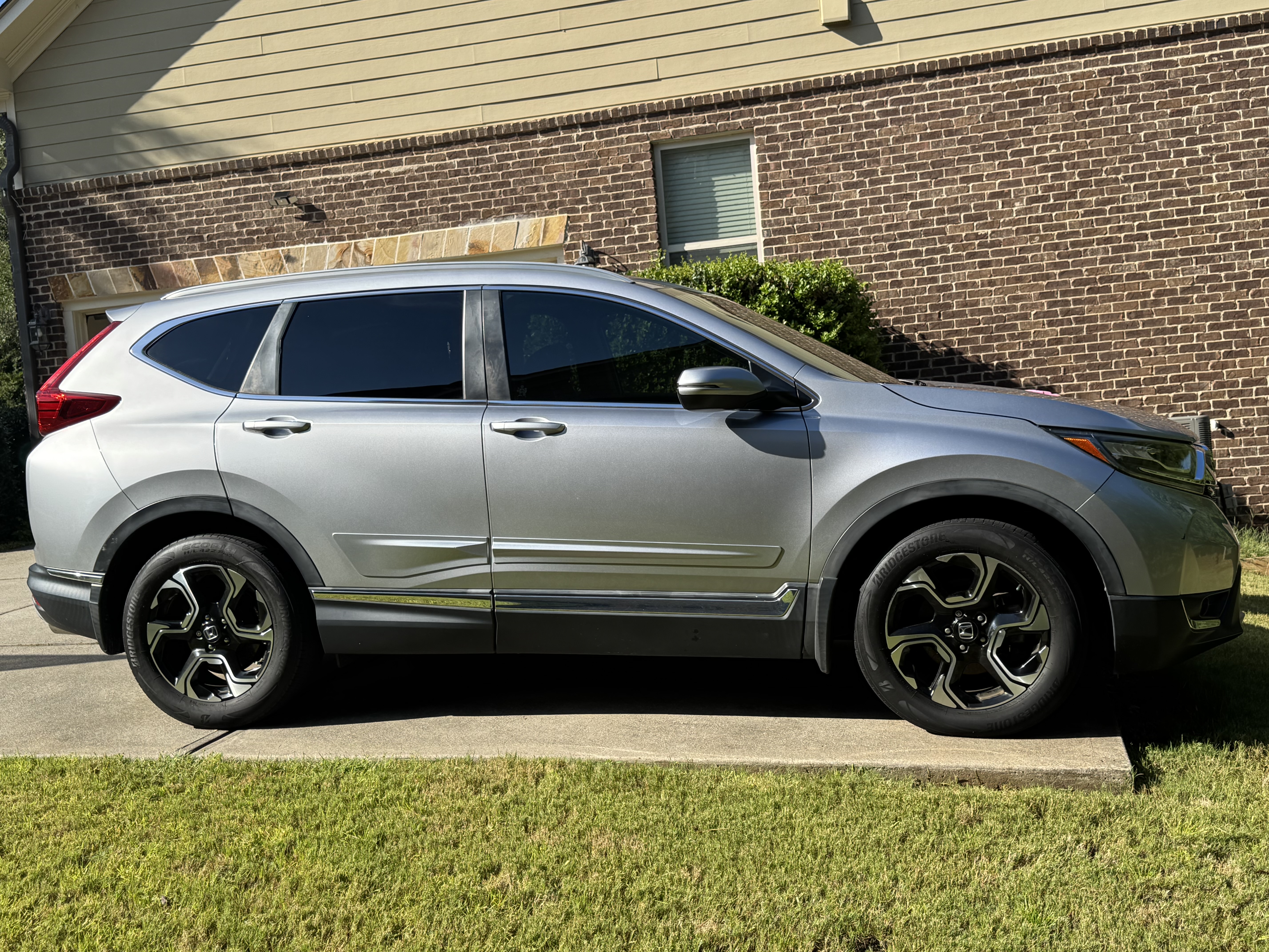 Used 2019 Honda CR-V Touring image 6