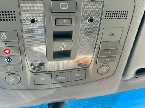 Used 2006 Acura RL image 12