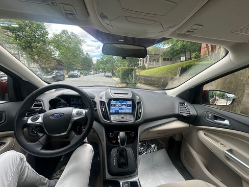 Used 2016 Ford Escape SE w/ Equipment Group 201A image 5