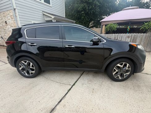 Used 2022 Kia Sportage EX w/ EX Technology Package FWD image 4