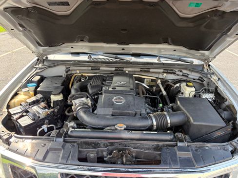Used 2011 Nissan Frontier SL RWD image 21