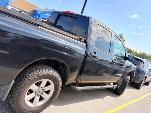 Used 2014 Nissan Titan SV AWD/4WD image 11