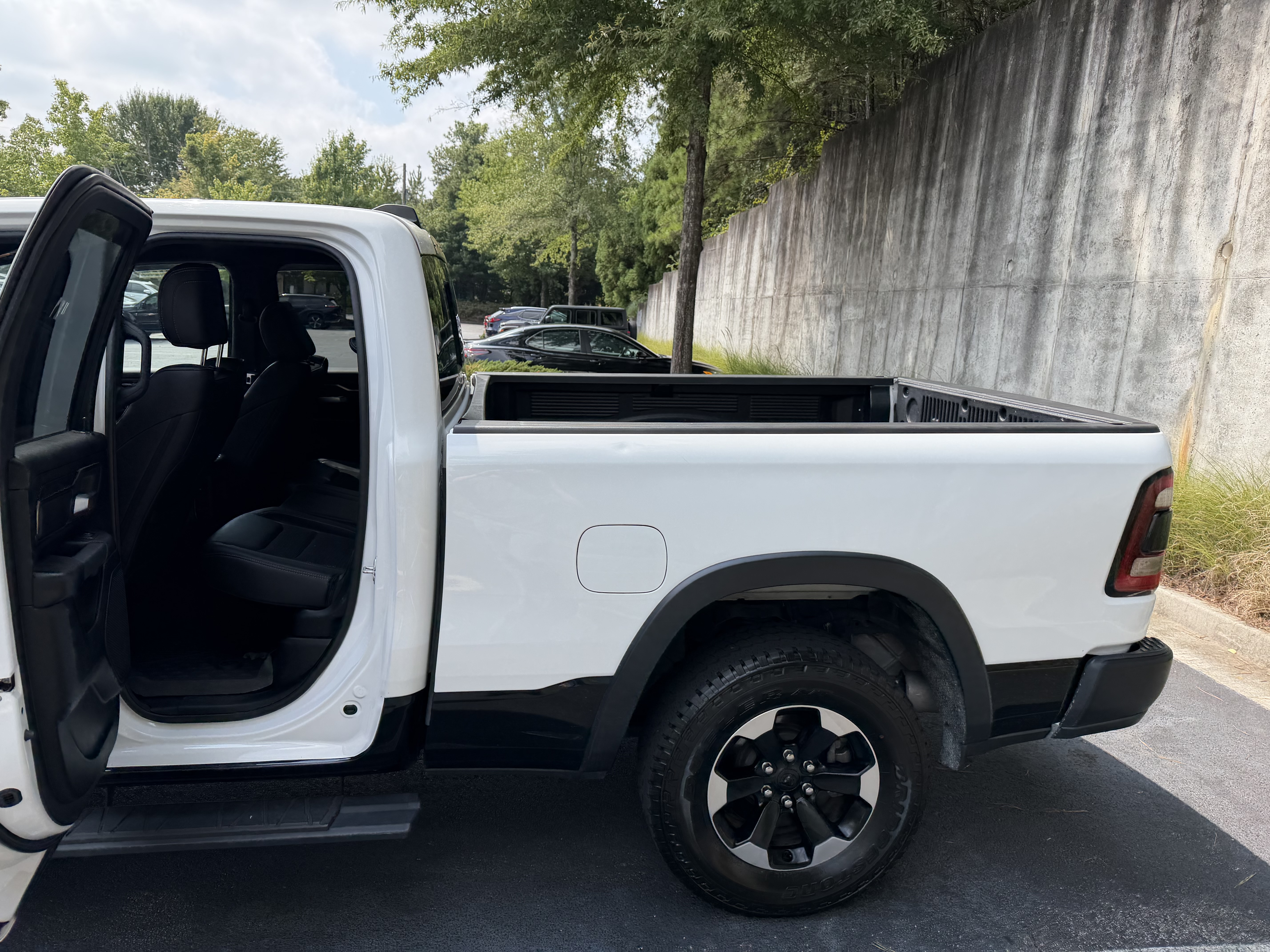Used 2020 RAM 1500 Rebel AWD/4WD image 17
