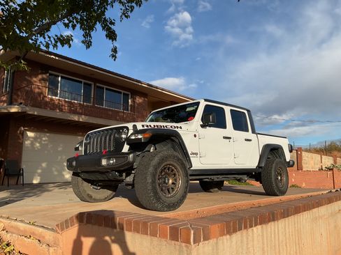 Used 2021 Jeep Gladiator Rubicon image 6