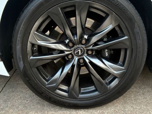 Used 2019 Lexus LS 500 F Sport w/ Accessory Package (Z1) image 17