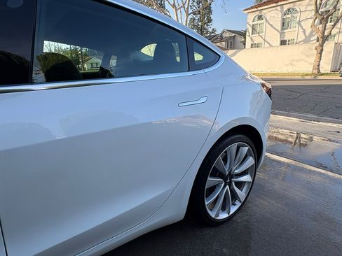 Used 2019 Tesla Model 3 Standard Range Plus image 11