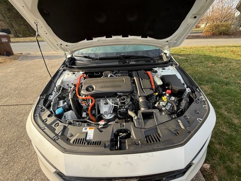 Used 2025 Honda Accord Touring image 4