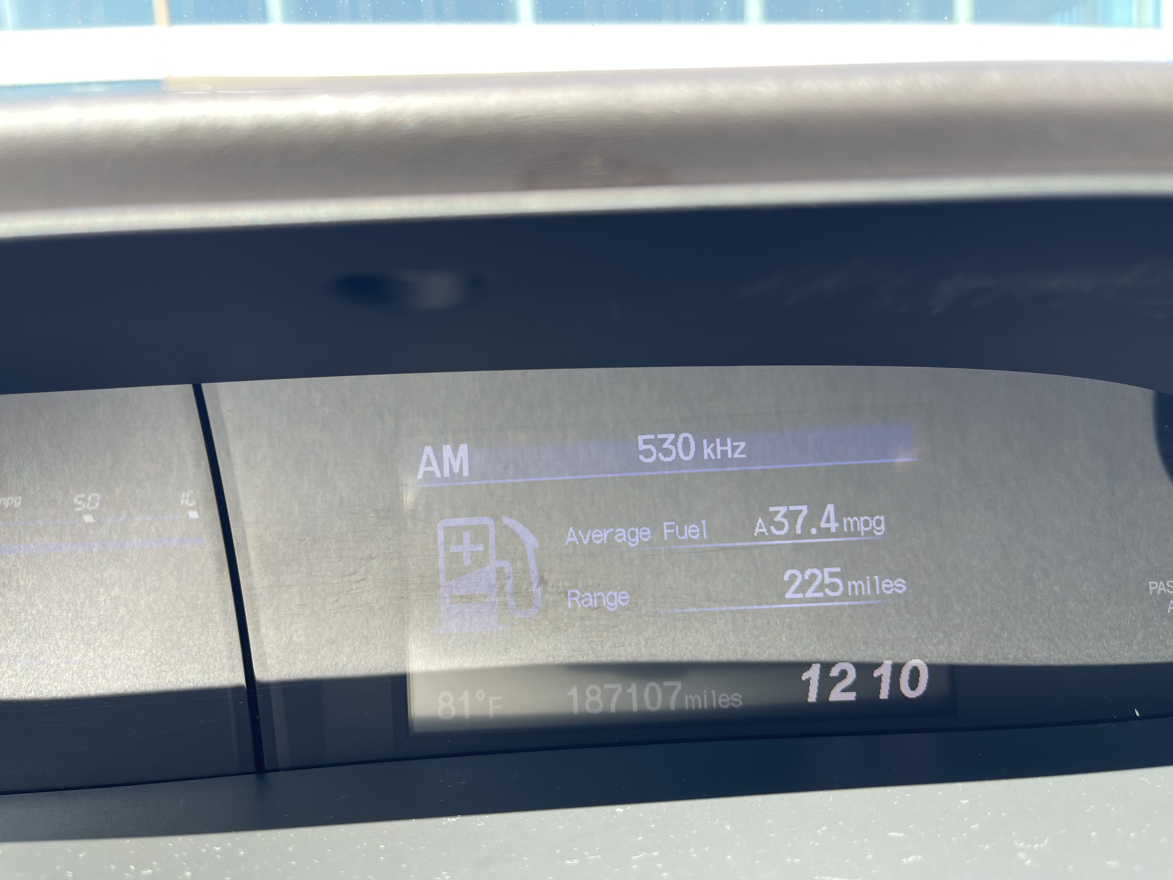 Used 2012 Honda Civic Hybrid Sedan image 2