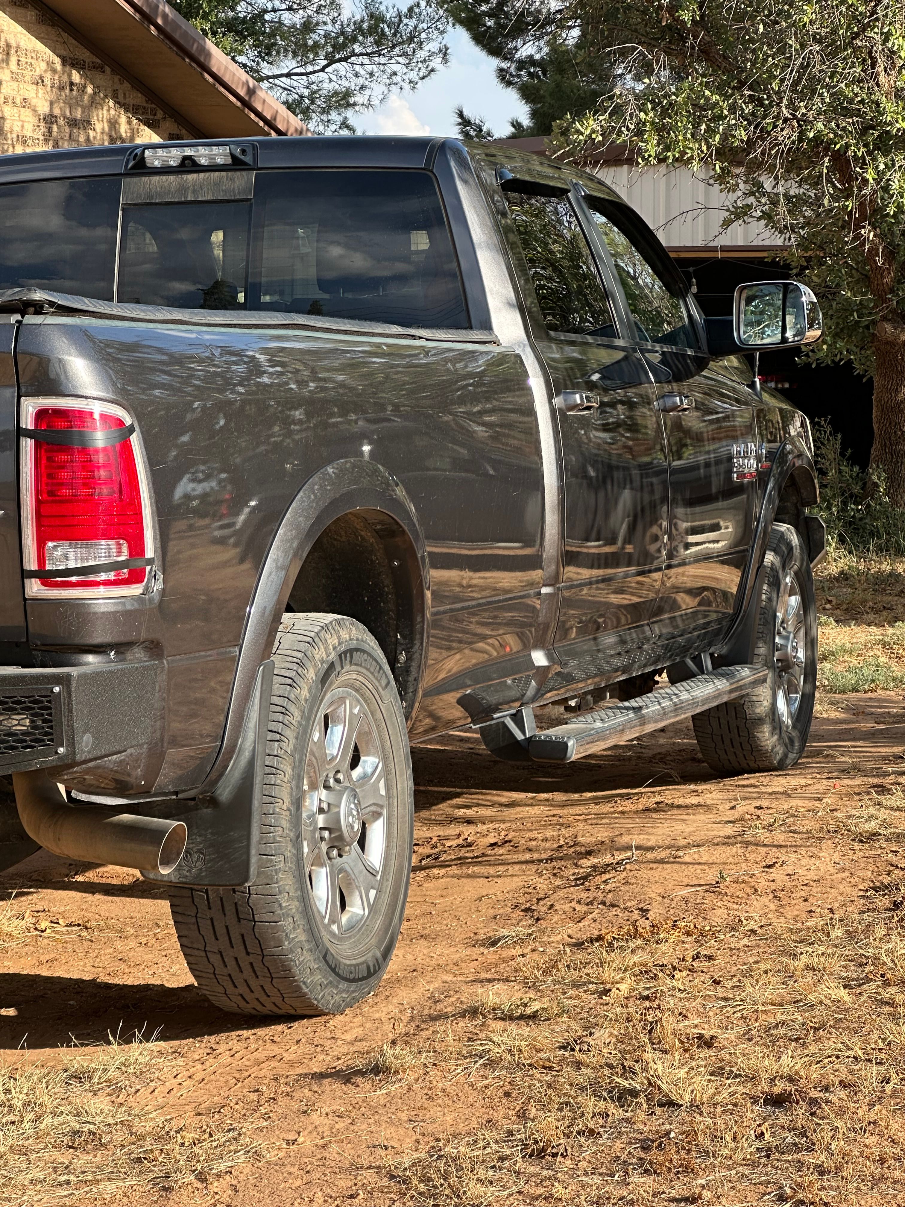 Used 2018 RAM 3500 Laramie AWD/4WD image 10
