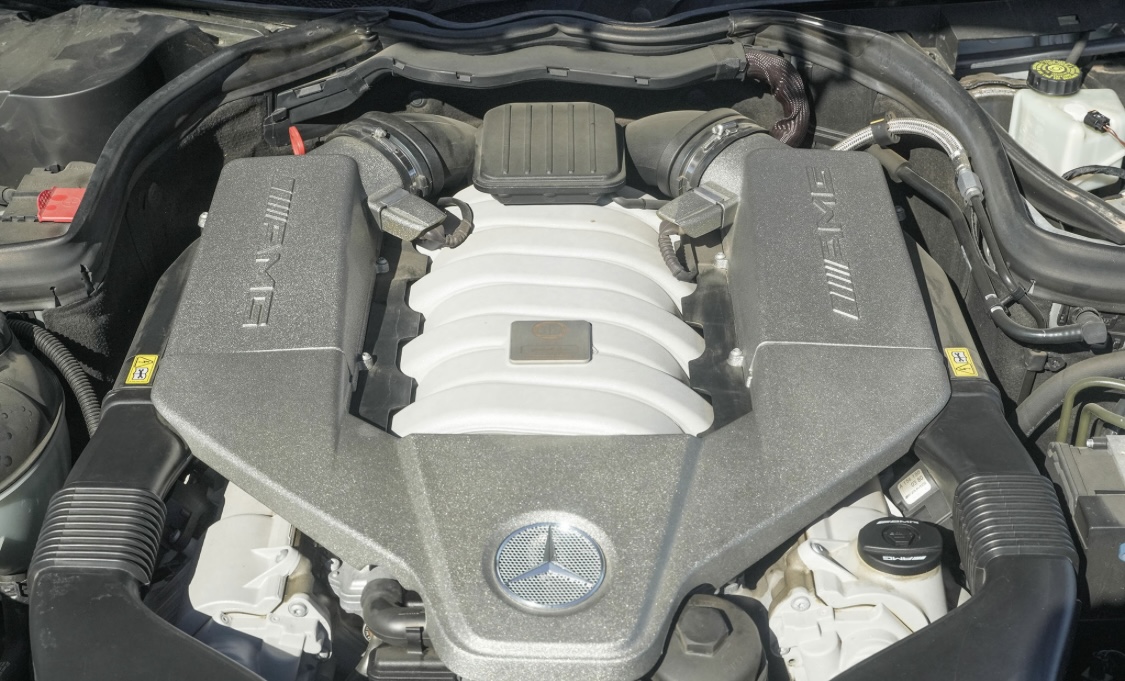 Used 2009 Mercedes-Benz C 63 AMG Sedan image 15