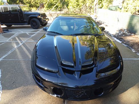 Used 1998 Pontiac Firebird Formula w/ Security Pkg image 2