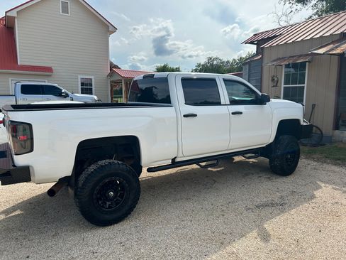 Used 2016 Chevrolet Silverado 2500 W/T w/ WT Convenience Package AWD/4WD image 2