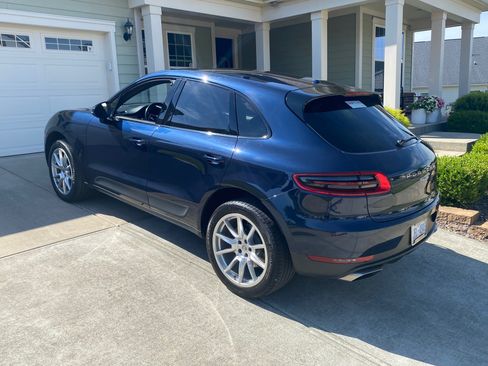 Used 2017 Porsche Macan AWD/4WD image 2