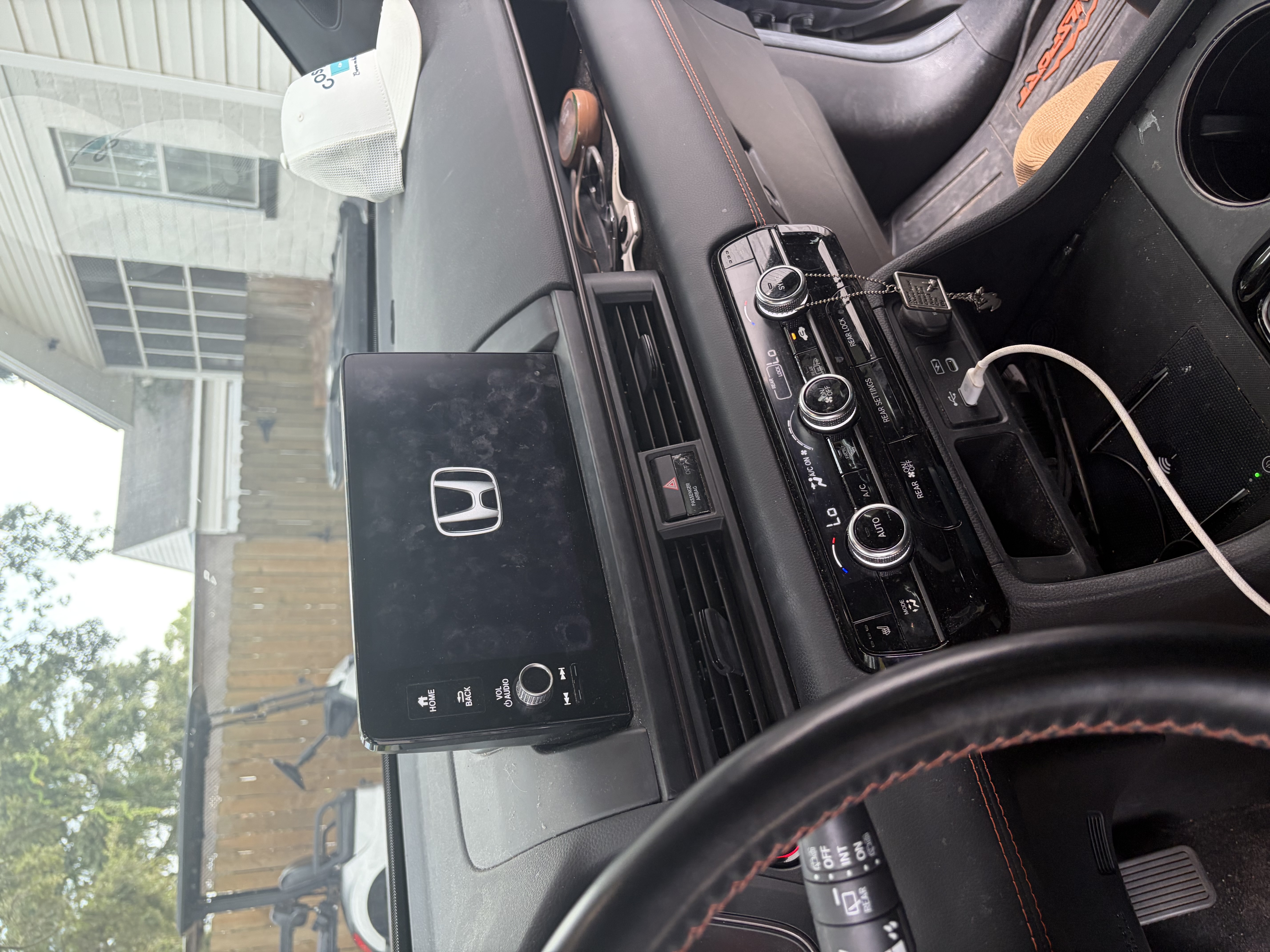 Used 2025 Honda Pilot TrailSport image 14