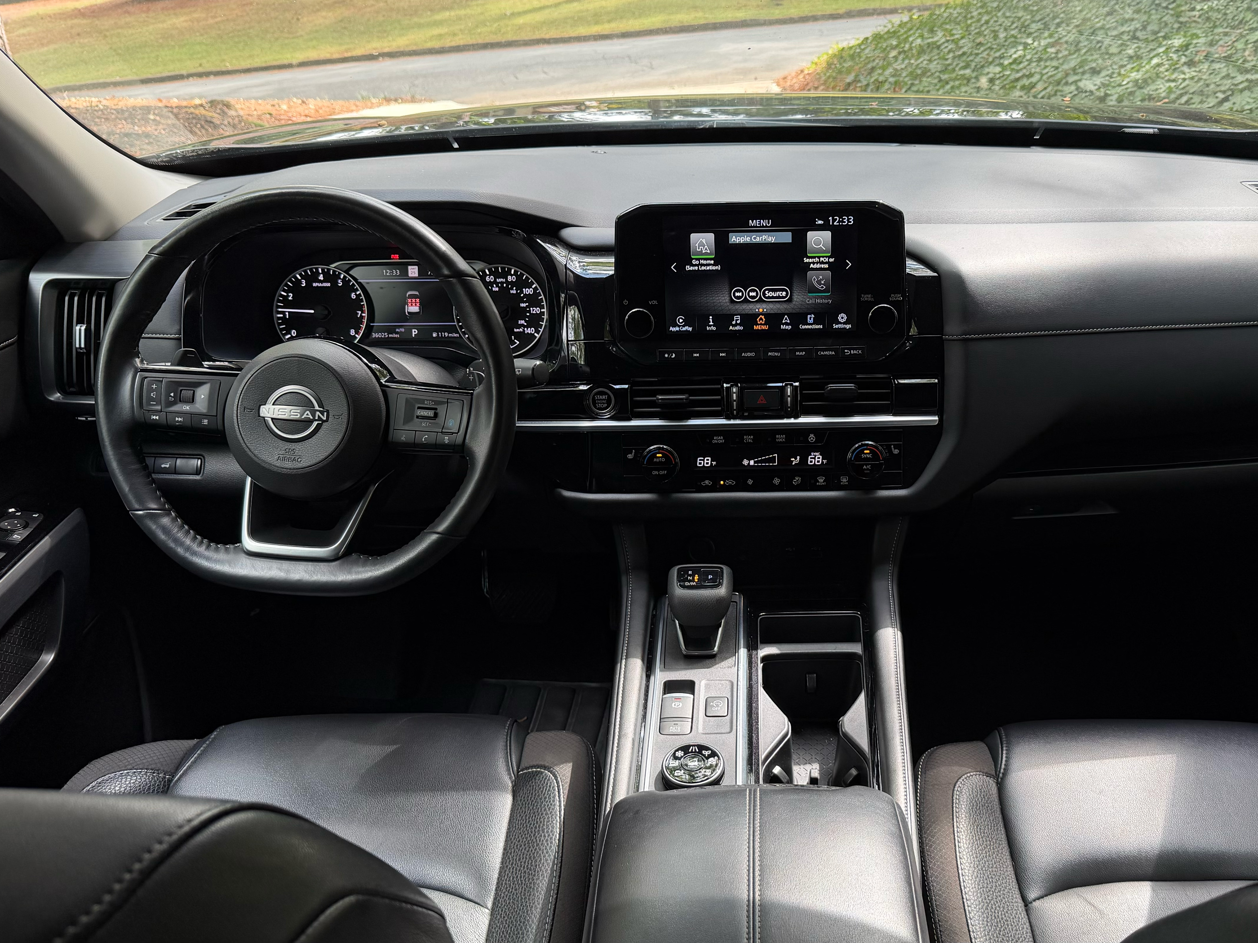 Used 2023 Nissan Pathfinder SL AWD/4WD image 6