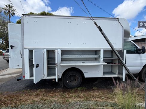 Used 2014 Ford E-350 and Econoline 350 Super Duty image 9