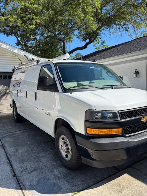 Used 2022 Chevrolet Express 2500 Extended w/ Driver Convenience Package RWD image 2