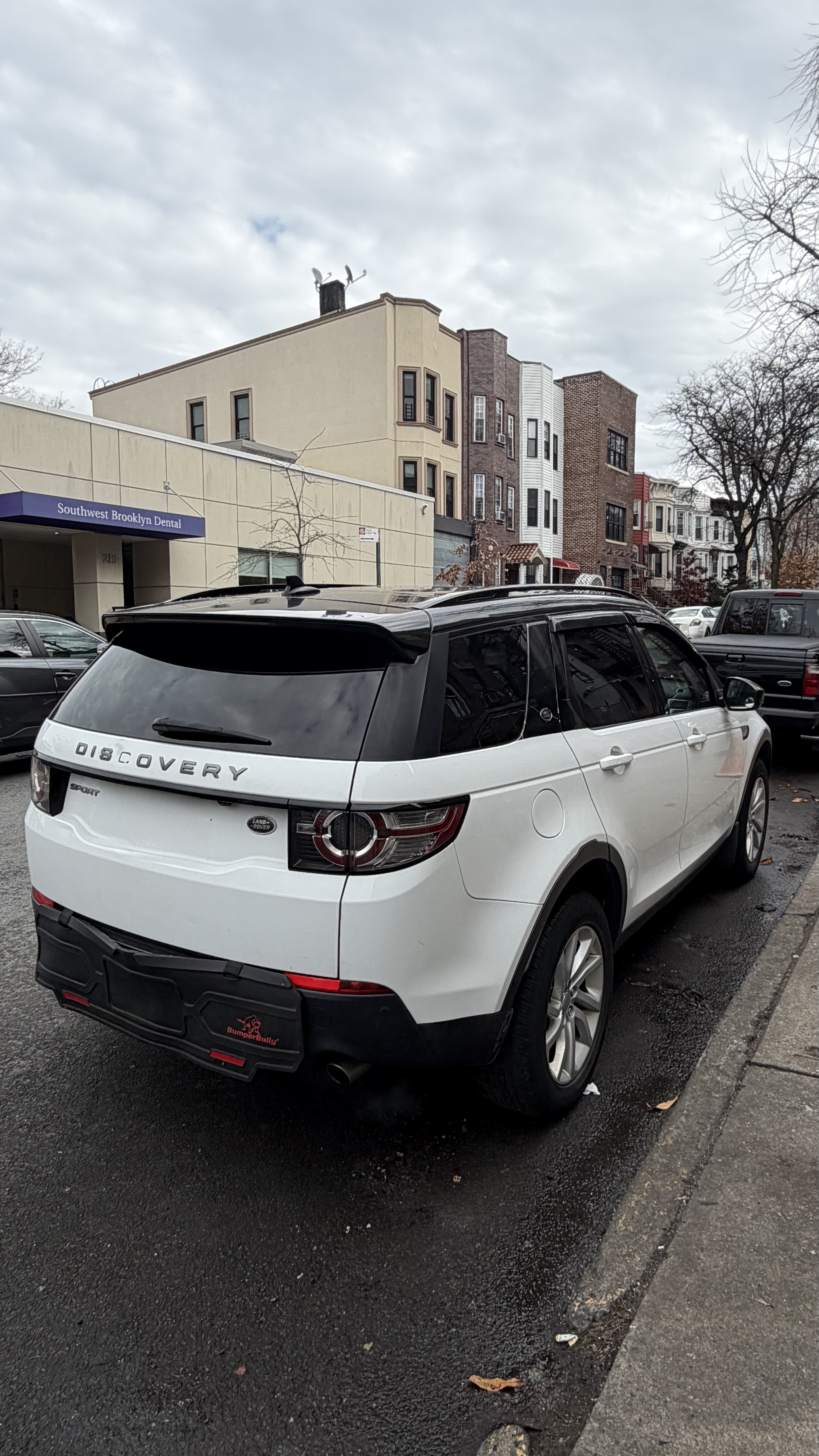 Used 2016 Land Rover Discovery Sport HSE AWD/4WD image 4