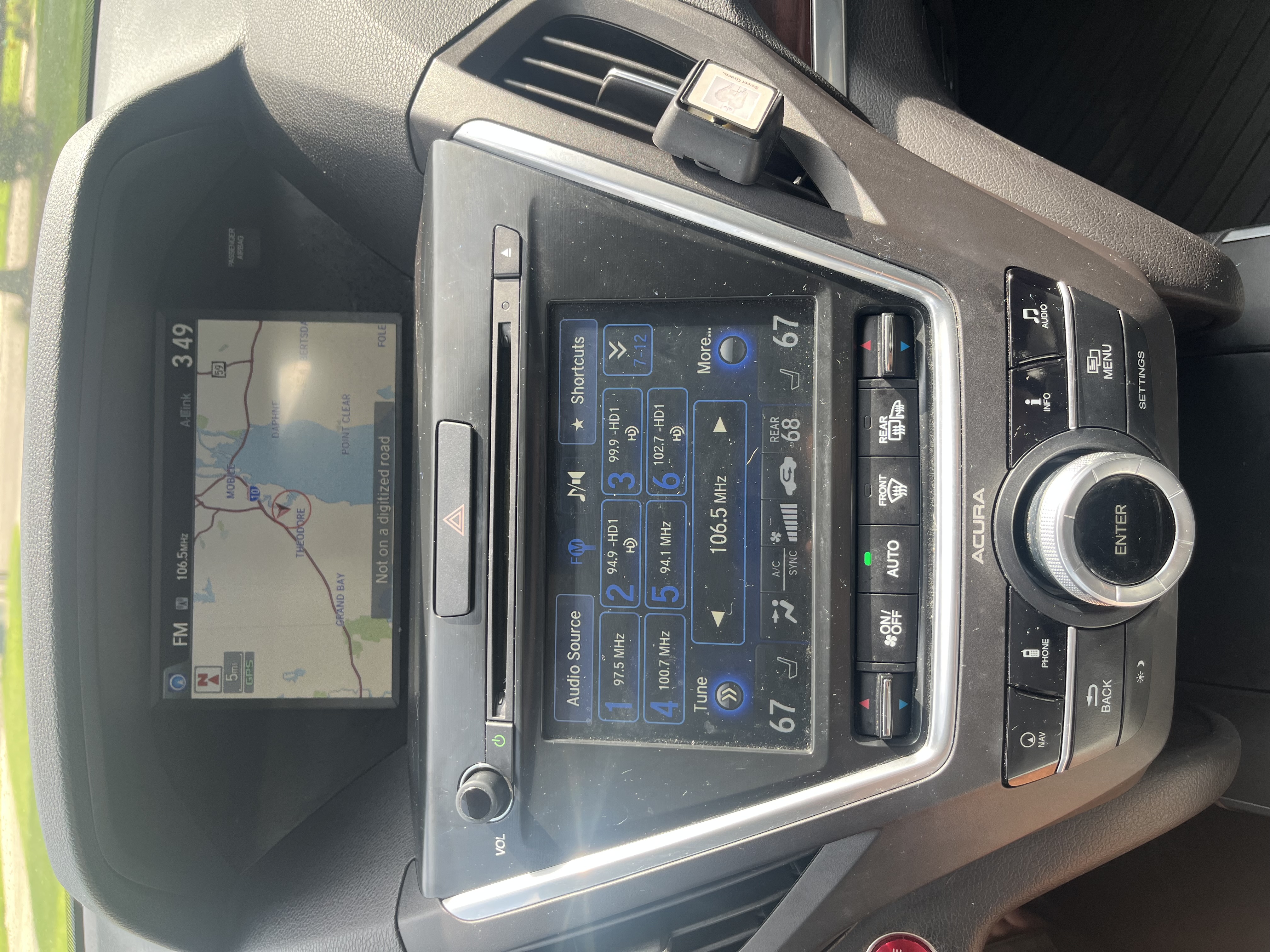 Used 2015 Acura MDX w/ Technology Package FWD image 15