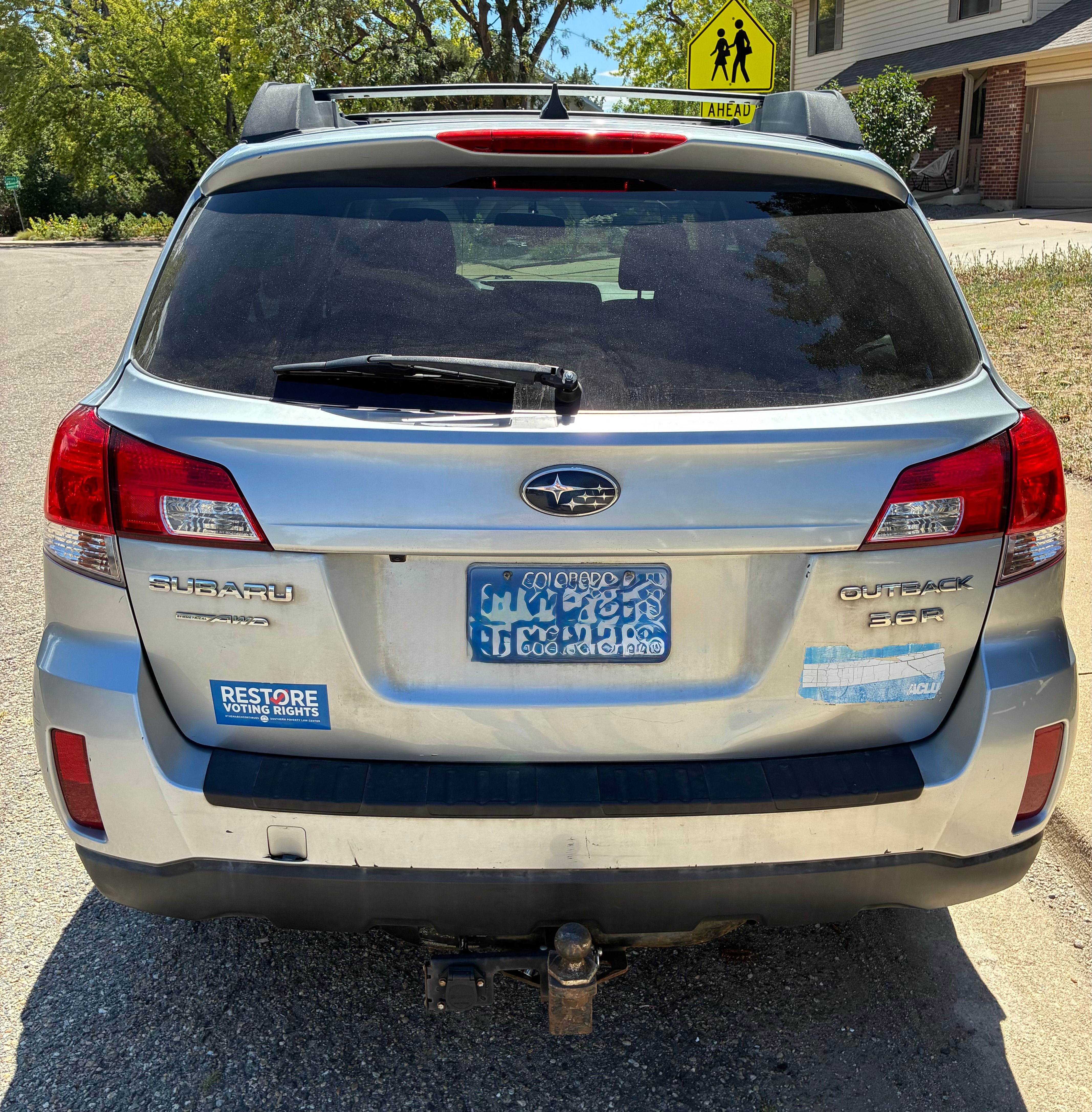 Used 2012 Subaru Outback 3.6R Limited w/ Moonroof Pkg AWD/4WD image 2