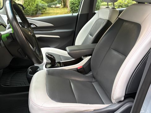 Used 2017 Chevrolet Bolt Premier FWD image 12