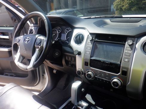 Used 2016 Toyota Tundra Platinum AWD/4WD image 18