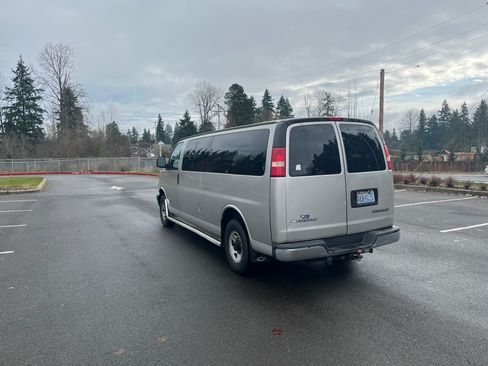 Used 2005 Chevrolet Express 3500 LS Extended Van 3D w/ LS Preferred Equipment Group image 9