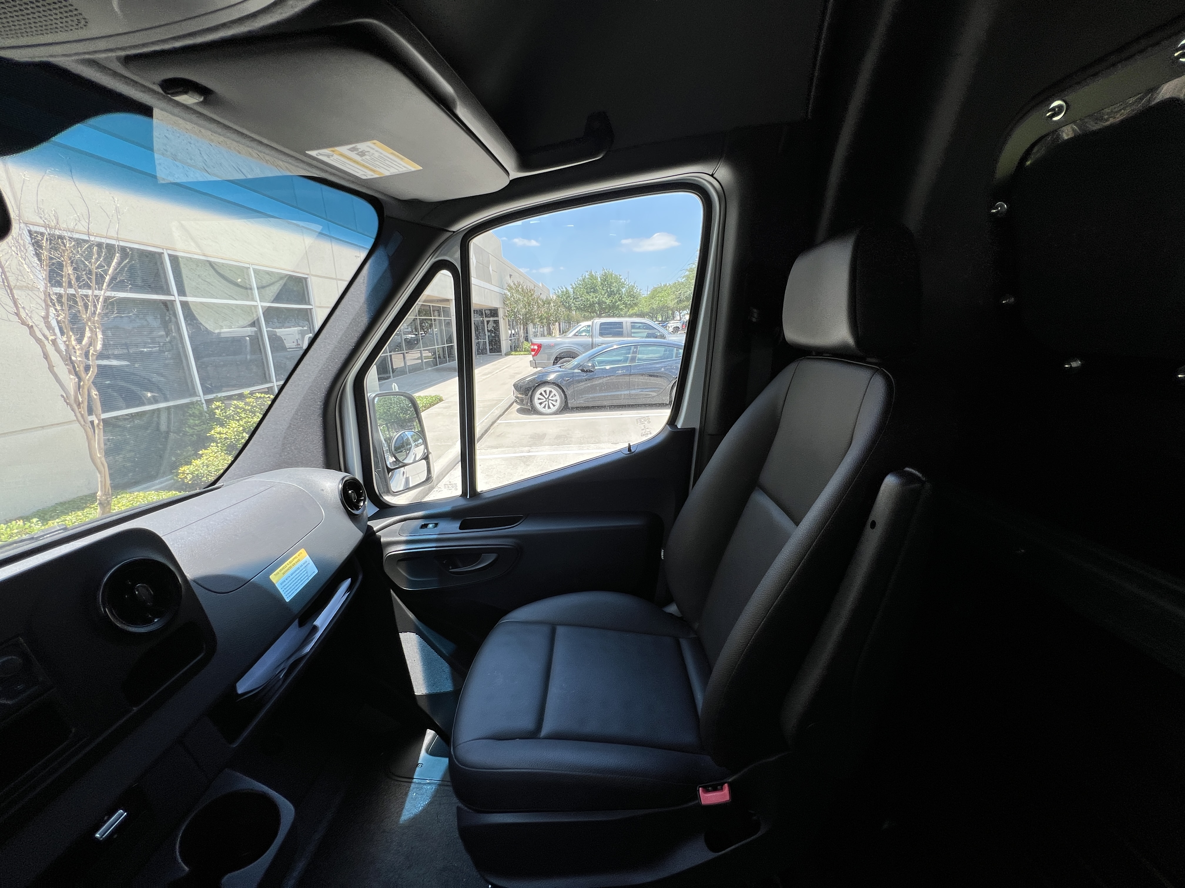 Used 2021 Mercedes-Benz Sprinter 2500 image 17
