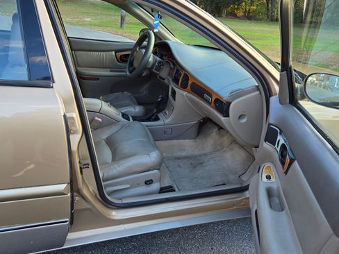 Used 2001 Buick Regal GS w/ Abboud Pkg image 13