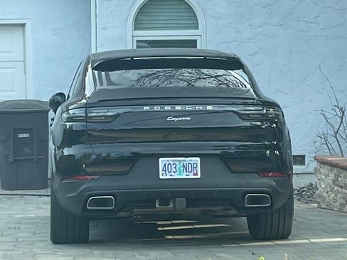 Used 2020 Porsche Cayenne image 2