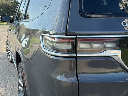 Used 2023 Jeep Grand Wagoneer Series II AWD/4WD image 9