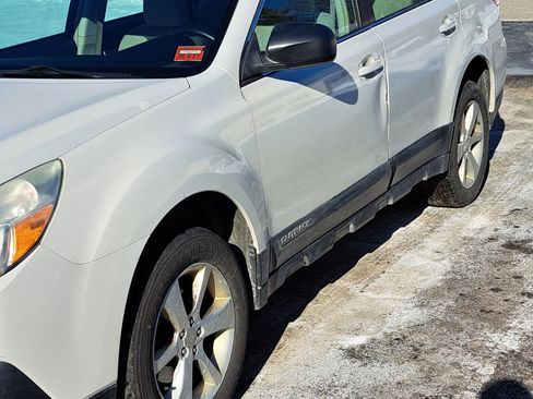 Used 2014 Subaru Outback 2.5i w/ Alloy Wheel Package image 1