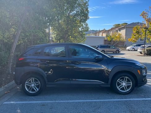 Used 2018 Hyundai Kona SE image 4