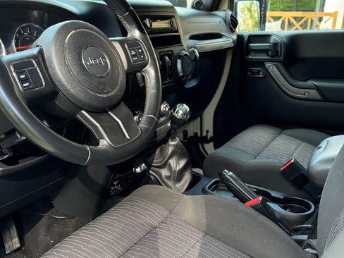 Used 2011 Jeep Wrangler Unlimited Sport image 8