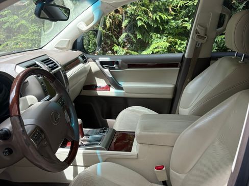 Used 2010 Lexus GX 460 AWD/4WD image 10