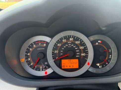 Used 2009 Toyota RAV4 Limited image 9