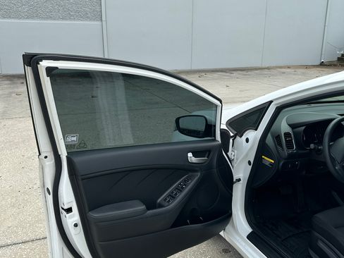 Used 2017 Kia Forte LX image 24