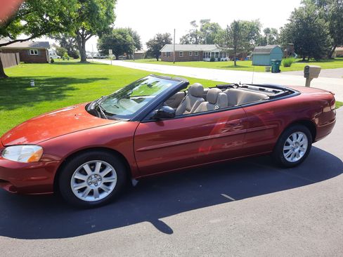 Used 2002 Chrysler Sebring GTC FWD image 8