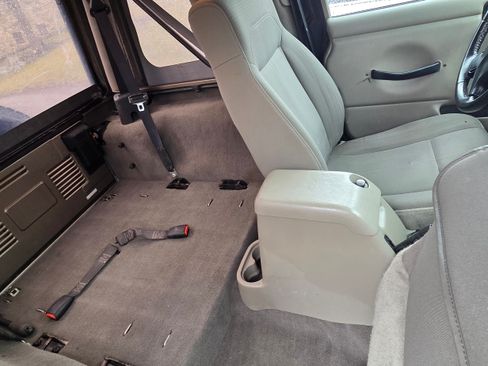 Used 2003 Jeep Wrangler Sahara image 6