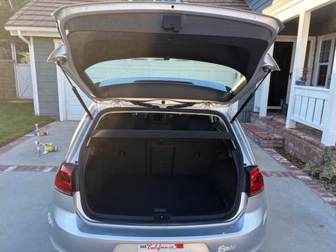 Used 2016 Volkswagen e-Golf SE image 13