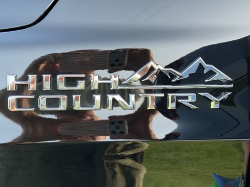 Used 2026 Chevrolet Tahoe High Country AWD/4WD image 13