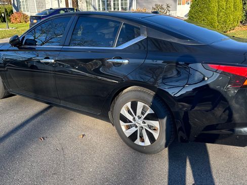 Used 2019 Nissan Altima 2.5 S image 2