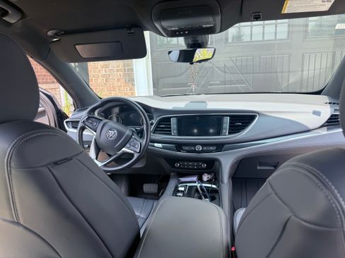 Used 2022 Buick Enclave Premium w/ Experience Buick Package image 9