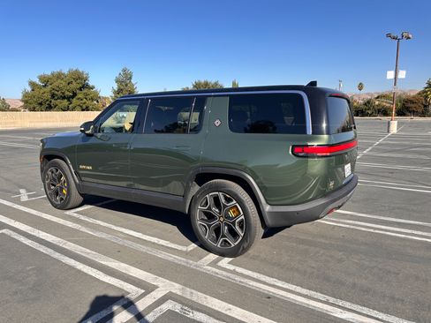 Used 2024 Rivian R1S Adventure image 29