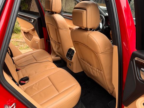 Used 2017 Porsche Macan AWD/4WD image 15