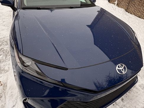 Used 2025 Toyota Camry LE w/ Convenience Package image 8