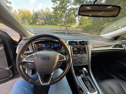 Used 2014 Ford Fusion Titanium FWD image 12
